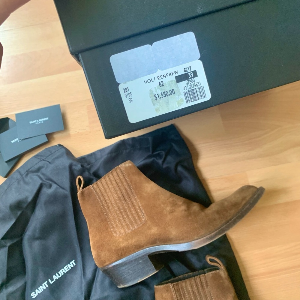 Saint Laurent chestnut suede Dakota Chelsea Boots size 39 (US 6)